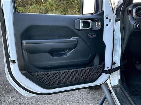 Used 2022 Jeep Wrangler Unlimited Sport image 17