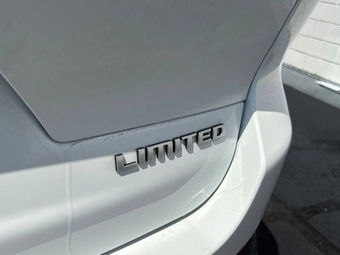 Used 2025 Jeep Grand Cherokee L Limited RWD image 34