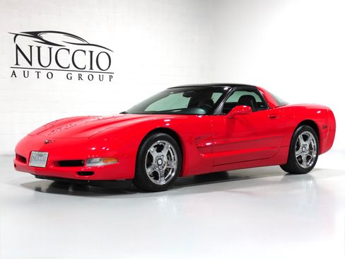 Used 1997 Chevrolet Corvette Coupe w/ Memory Pkg RWD image 27
