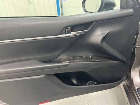 Used 2022 Toyota Camry SE FWD image 20