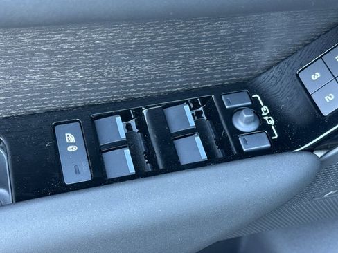 New 2026 Land Rover Range Rover Velar Dynamic SE image 11