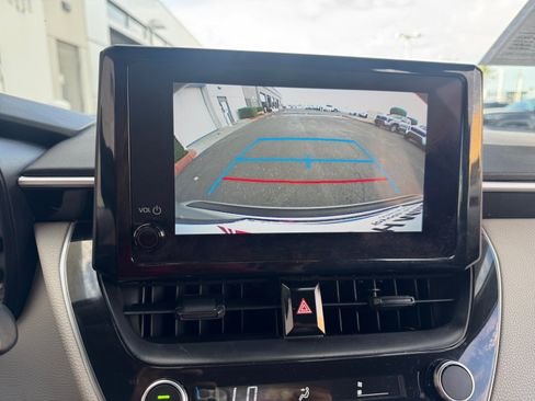 Used 2025 Toyota Corolla LE FWD image 29