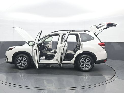 Used 2023 Subaru Forester Premium AWD/4WD image 38