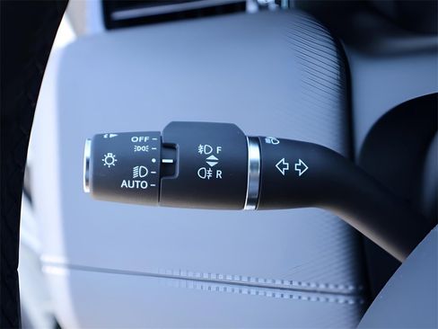 New 2025 Land Rover Discovery Sport Dynamic SE image 34