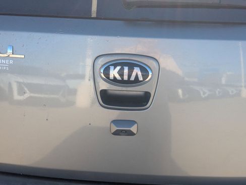 Used 2013 Kia Soul + w/ Audio Pkg image 13