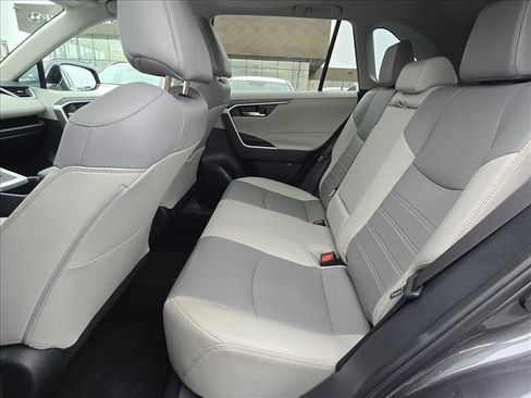 Used 2024 Toyota RAV4 XLE Premium image 10