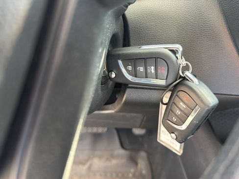 Used 2025 Toyota Corolla LE FWD image 18
