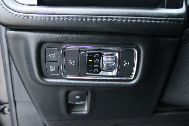 Used 2022 Lincoln Nautilus AWD image 16