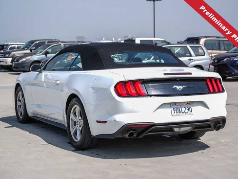 Used 2022 Ford Mustang Convertible RWD image 8