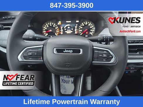 Used 2024 Jeep Compass Latitude image 32