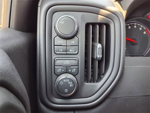 Used 2024 Chevrolet Silverado 1500 Custom image 19
