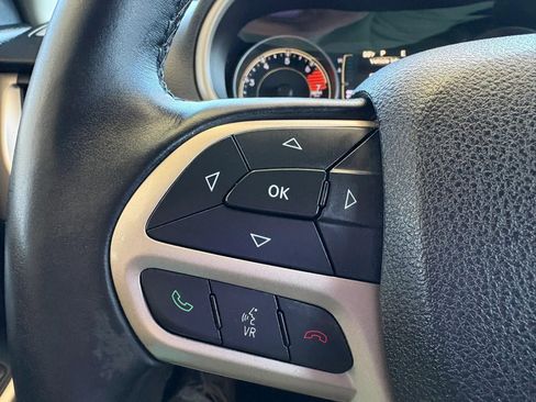 Used 2017 Jeep Cherokee Latitude w/ Safety/Convenience Group image 14