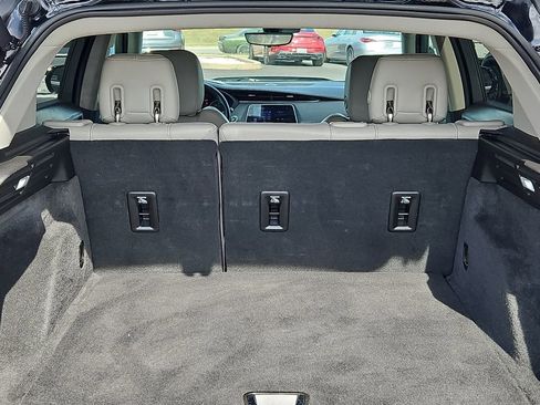 Used 2019 Cadillac XT4 Premium Luxury FWD image 17