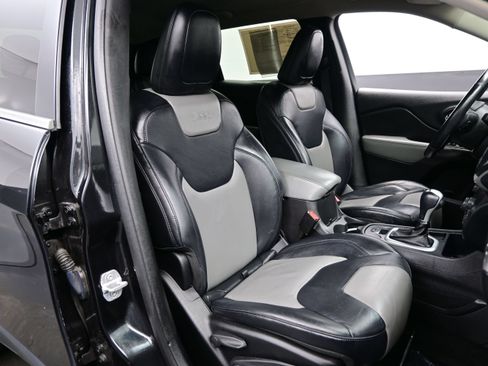 Used 2014 Jeep Cherokee Limited w/ Technology Group FWD image 17