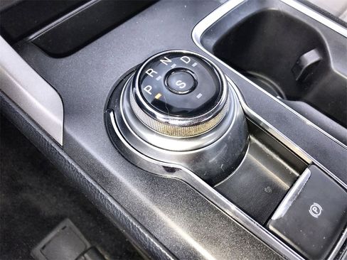 Used 2020 Ford Fusion SE image 19