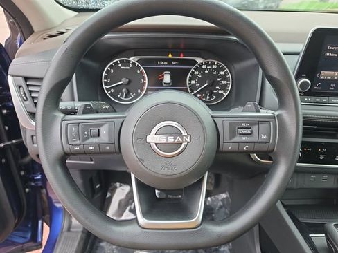 Used 2023 Nissan Rogue S AWD/4WD image 14