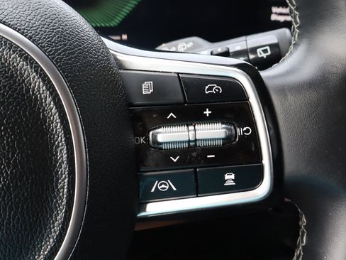 Used 2024 Kia Sorento S image 32