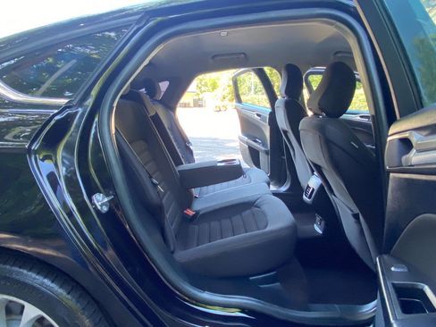 Used 2020 Ford Fusion SE FWD image 37
