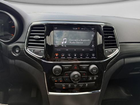 Used 2022 Jeep Grand Cherokee Laredo X RWD image 20