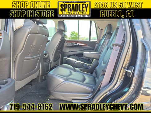 Used 2015 Cadillac Escalade Luxury AWD/4WD image 5