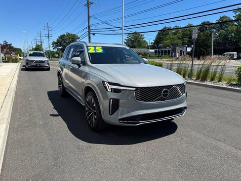 Certified 2025 Volvo XC90 B6 Plus AWD/4WD image 6