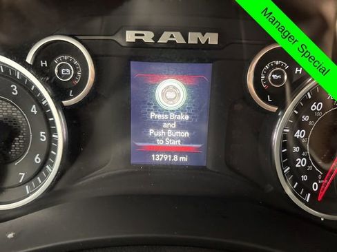 Used 2024 RAM 3500 Tradesman w/ Chrome Appearance Group image 33