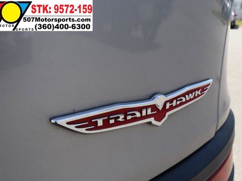 Used 2015 Jeep Cherokee Trailhawk AWD/4WD image 15