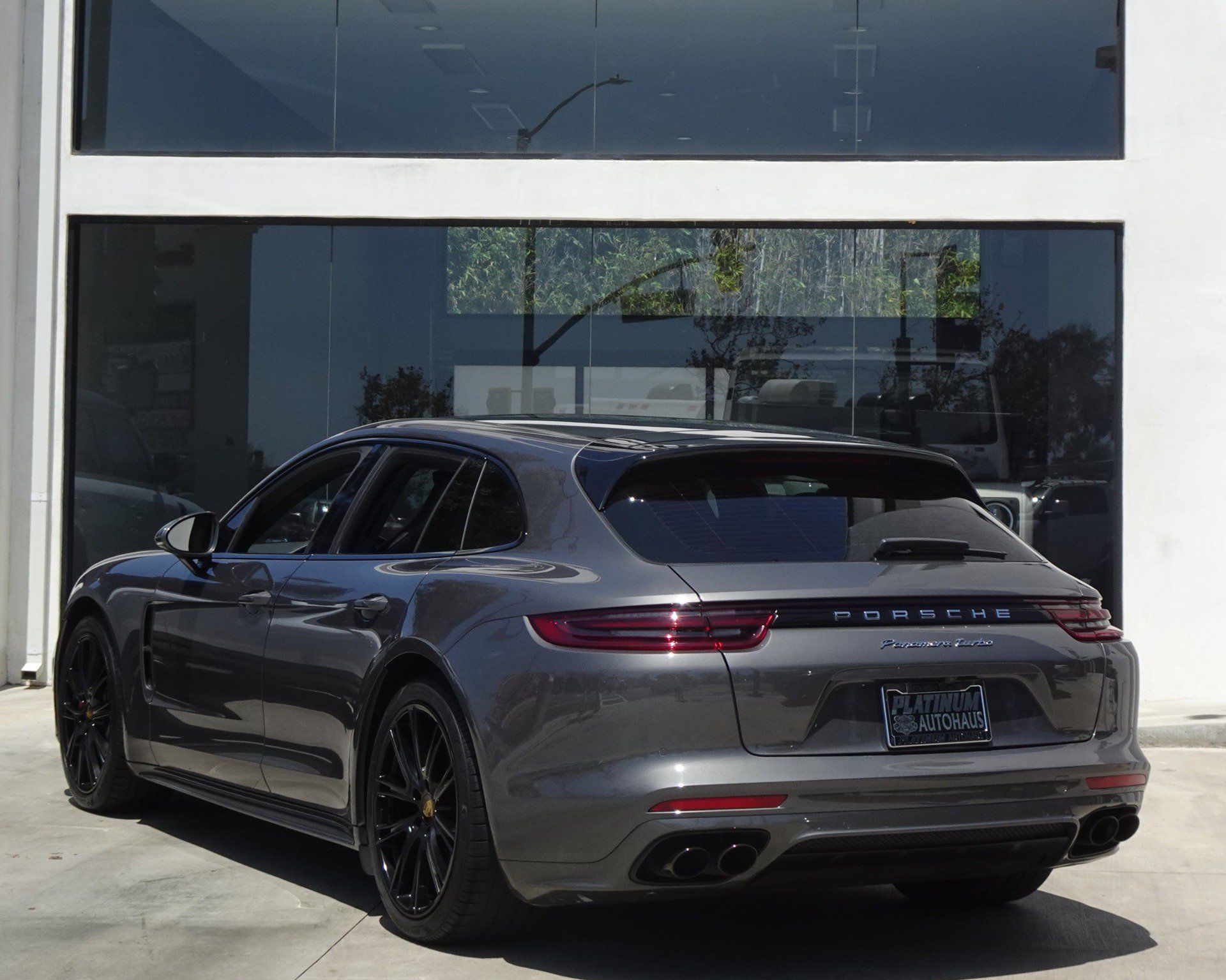 Used 2018 Porsche Panamera Turbo Sport Turismo AWD/4WD image 4