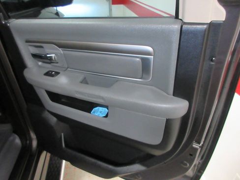 Used 2015 RAM 1500 Big Horn AWD/4WD image 32