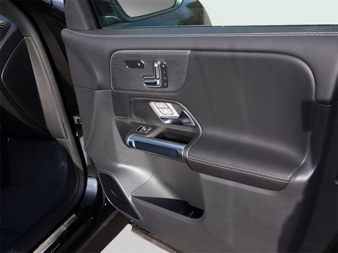 New 2026 Mercedes-Benz GLB 250 4MATIC image 13