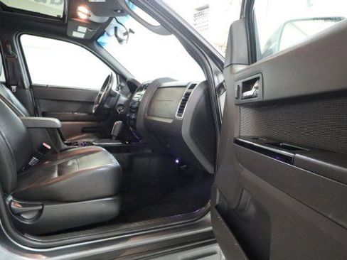 Used 2011 Ford Escape Limited w/ 301A Rapid Spec Order Code image 10