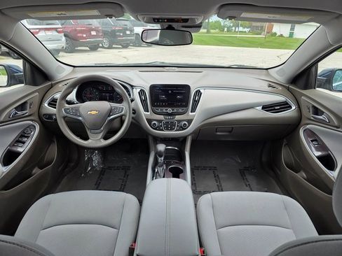 Used 2021 Chevrolet Malibu LT image 17