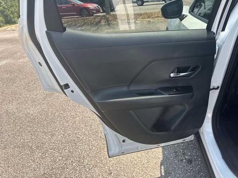 Used 2025 Nissan Kicks SV FWD image 15