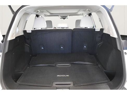 Used 2022 Nissan Rogue SL w/ SL Premium Package image 18