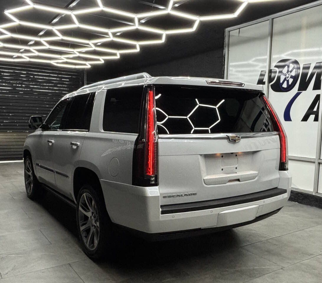 Used 2016 Cadillac Escalade Premium AWD/4WD image 8