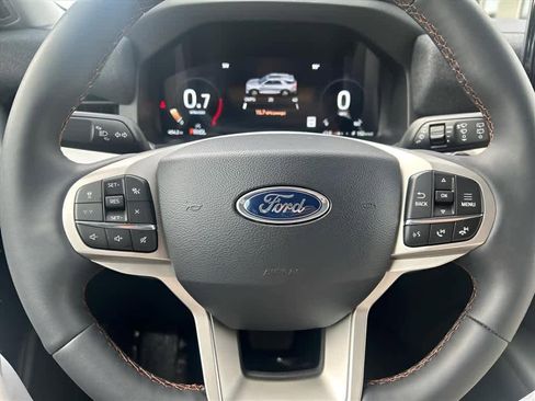 Used 2026 Ford Explorer Active w/ Active Comfort Package AWD/4WD image 14