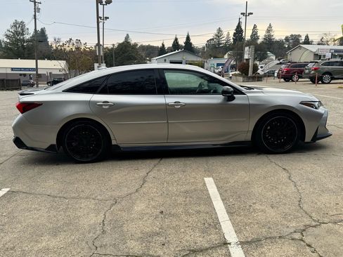 Used 2020 Toyota Avalon TRD image 9