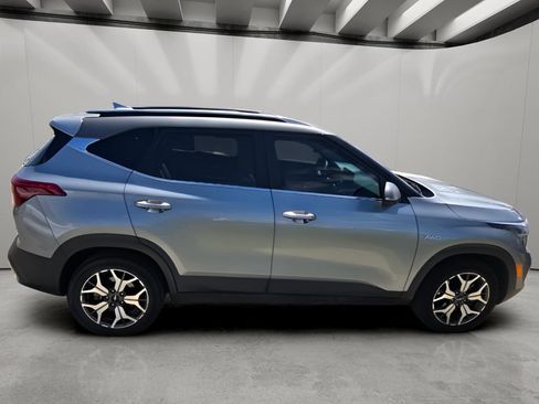 Used 2023 Kia Seltos EX AWD/4WD image 11