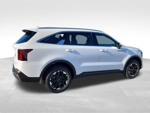 New 2026 Kia Sorento S image 2