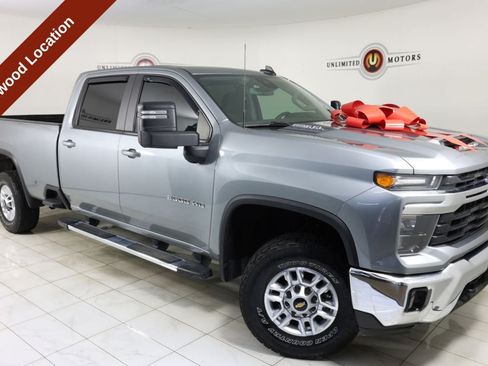 Used 2024 Chevrolet Silverado 2500 LT w/ Convenience Package AWD/4WD image 1