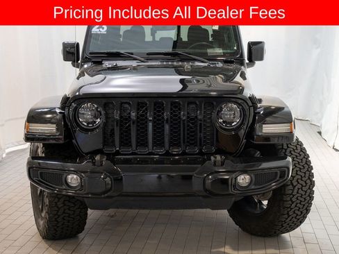 Used 2023 Jeep Gladiator Overland AWD/4WD image 2