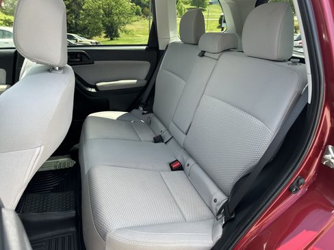Used 2018 Subaru Forester 2.5i Premium AWD/4WD image 12