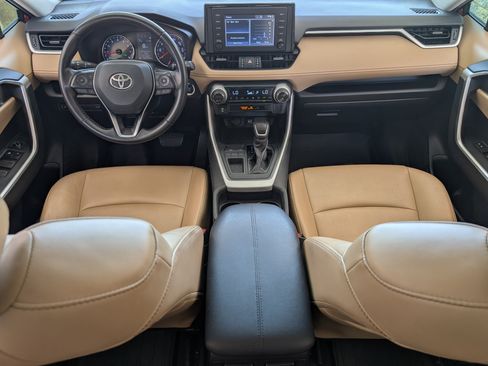 Used 2019 Toyota RAV4 XLE Premium FWD image 23