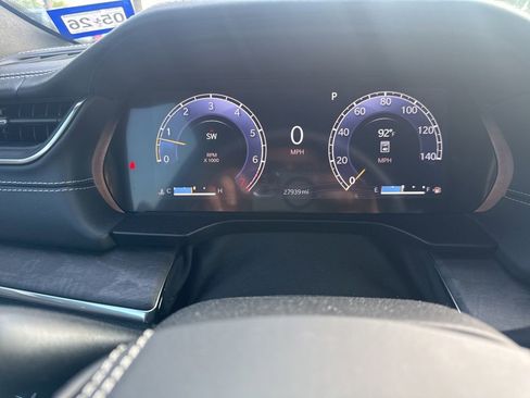 Used 2023 Jeep Grand Cherokee Overland AWD/4WD image 12