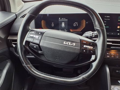 Used 2026 Kia Sportage EX FWD image 21