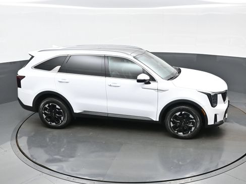 Used 2024 Kia Sorento S w/ Panoramic Sunroof Package AWD/4WD image 42