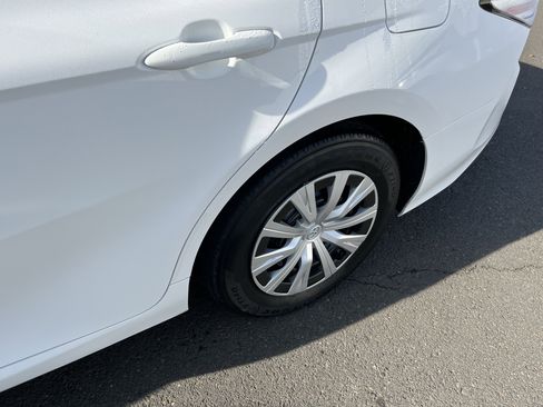 Used 2019 Toyota Camry LE image 25