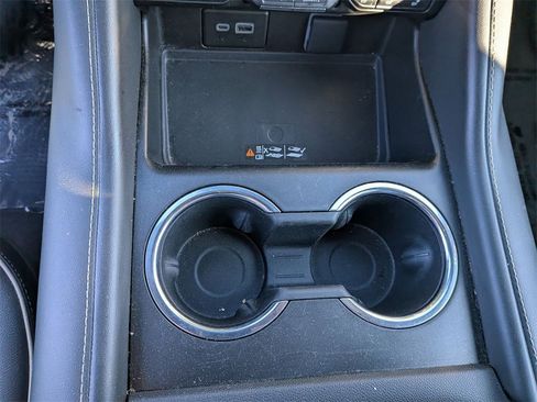 Used 2023 Chevrolet Suburban Premier image 20