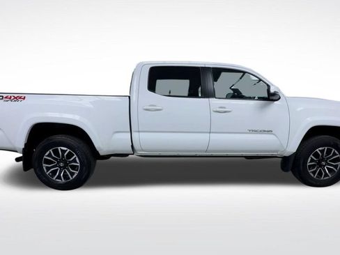 Certified 2022 Toyota Tacoma TRD Sport w/ Technology Package AWD/4WD image 10