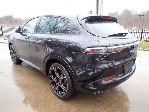 New 2025 Alfa Romeo Tonale image 3